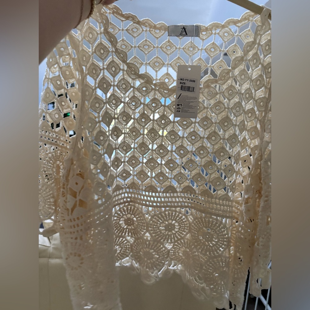 Chic Crochet Cream Blouse - Picture 5 of 9